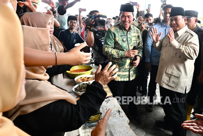 Kunjungi Posko Pengungsi Aceh Tengah, Prabowo: Saya Minta Sabar Semuanya