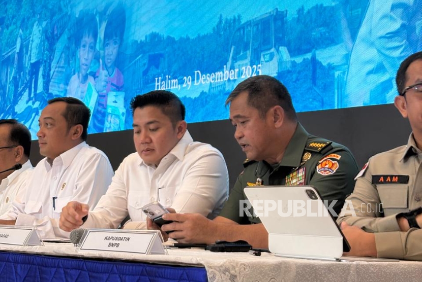 Seskab Teddy Klaim Pemerintah Super Cepat Tangani Pascabencana di Sumatera