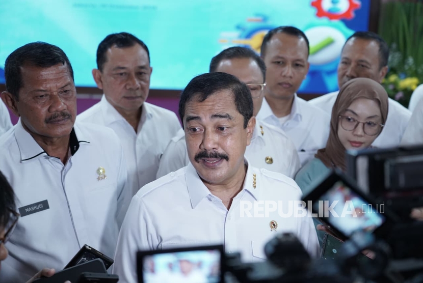 Menteri Jelaskan Alasan Keluarnya Calling Visa Bagi 51 Warga Israel