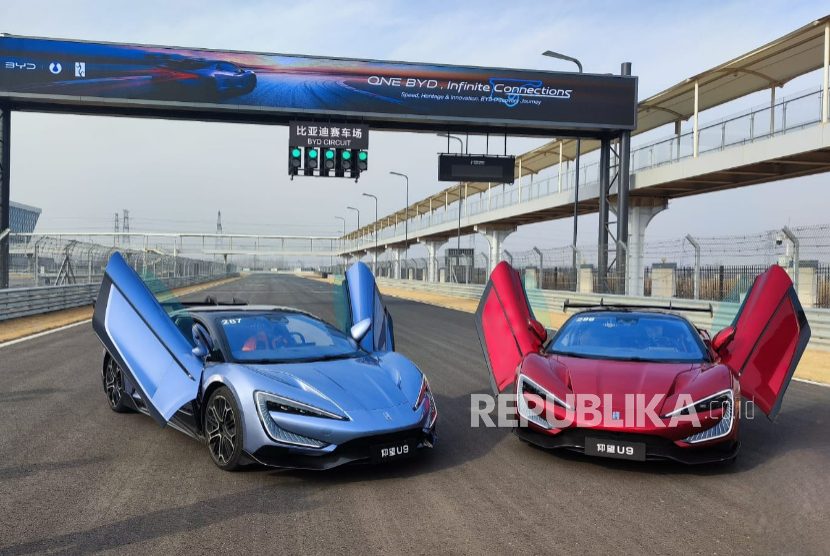 BYD Perkenalkan Fasilitas Komplet Sirkuit All-Terrain NEV dan Mobil Canggih di Zhengzhou