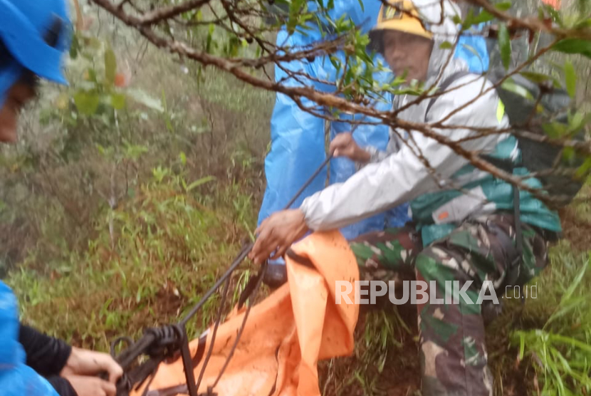 TNI Temukan Dua Korban Kecelakaan Pesawat ATR 42-500