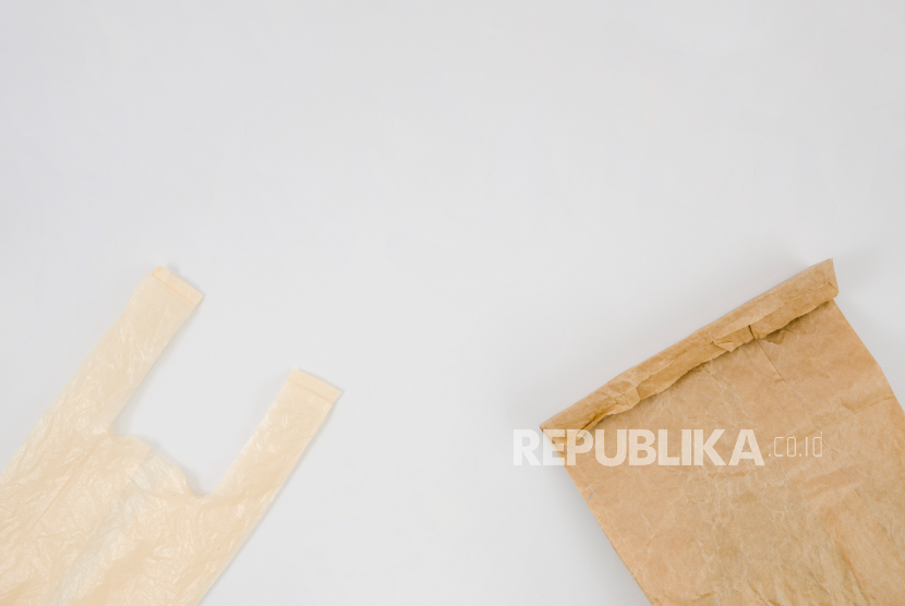 Peneliti BRIN Kembangkan Pelapisan Kertas Ramah Lingkungan dari Lemak Nabati