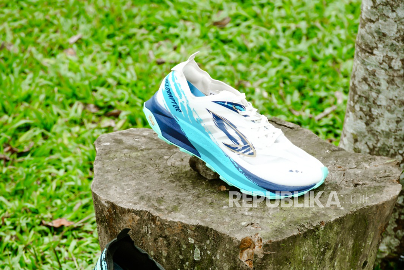 910Nineten Rilis Yuza Veloraptor, Sepatu Trail Ringan dengan Vibram Megagrip