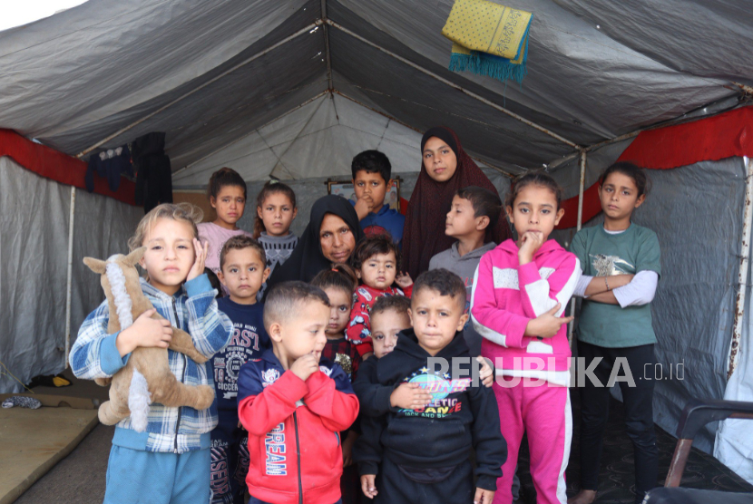 Kisah Umm Muhammad, Berjuang Rawat 36 Yatim Piatu di Puing-Puing Gaza