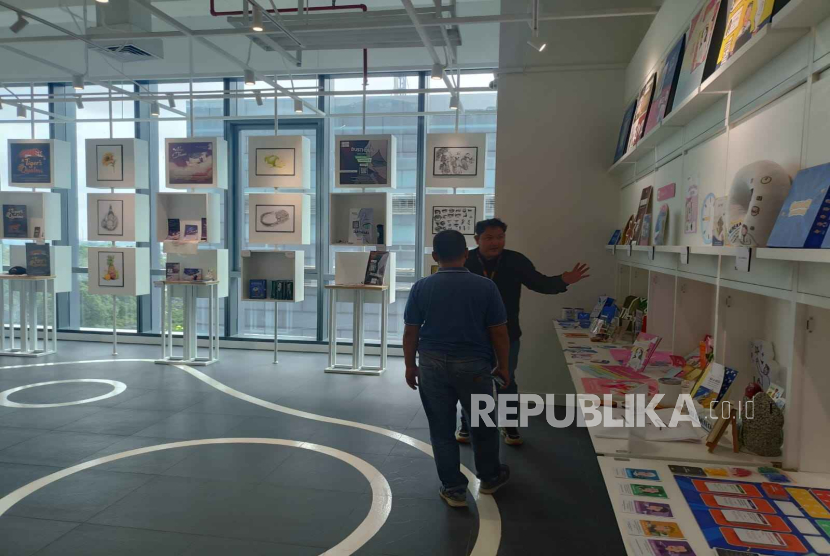 Melihat Fasilitas Perpustakaan Modern Berbasis Teknologi Inovatif di UBM