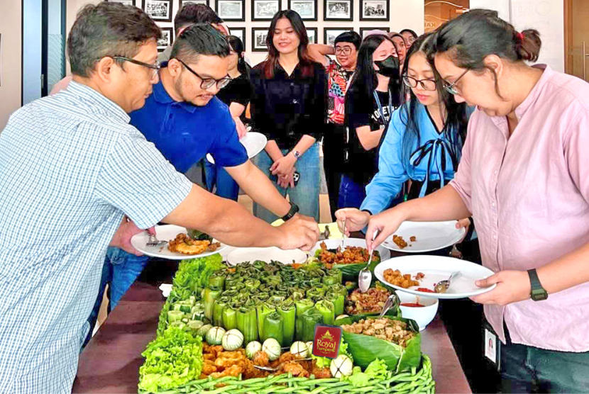 Royal Tumpeng, pelaku usaha katering tumpeng yang beroperasi sejak 2014, memilih memperluas variasi menu dan memperkuat pengelolaan distribusi sebagai bagian dari strategi mempertahankan pasar Jakarta, Depok, Tangerang, dan Bekasi.