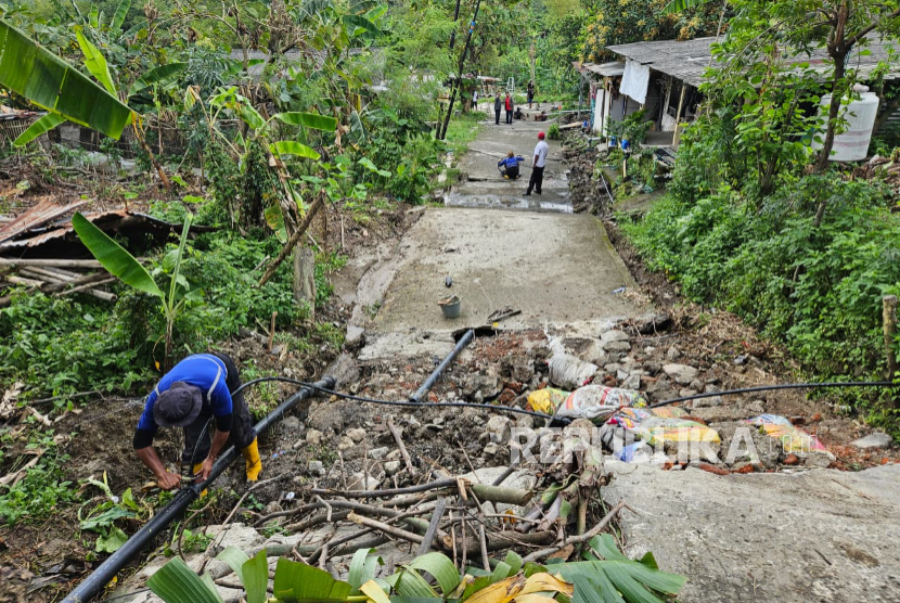 Suasana Kampung Sekip di Kelurahan Jangli, Tembalang, Kota Semarang, Jawa Tengah, yang terdampak tanah bergerak, Rabu (11/2/2026). 