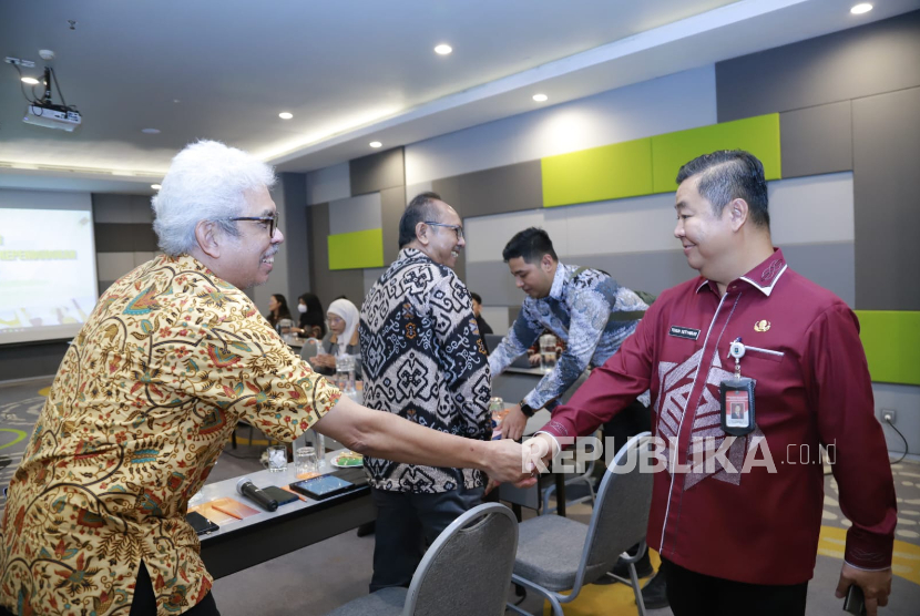 Dirjen Dukcapil Kementerian Dalam Negeri Teguh Setyabudi setuju dilakukan revisi UU Adminduk.