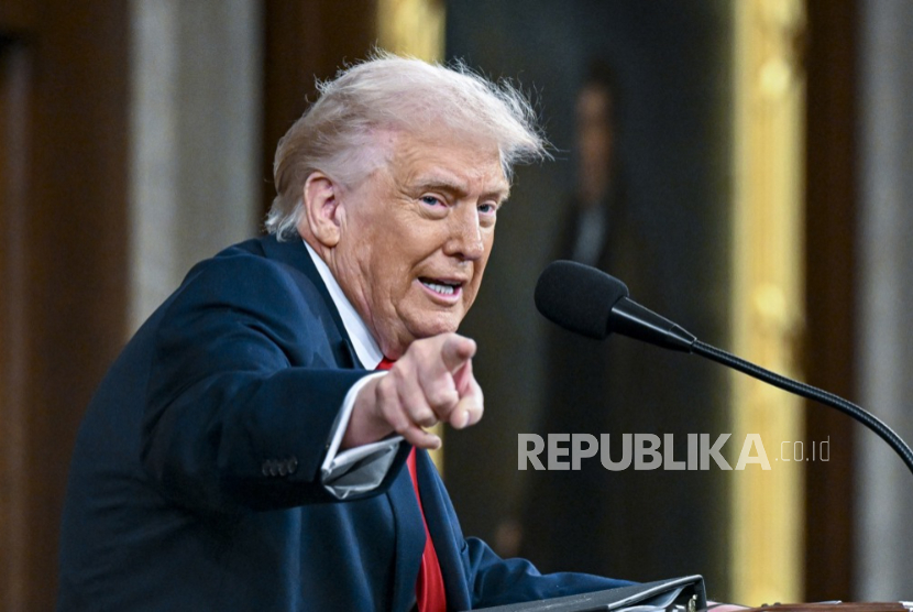 Presiden AS Donald J Trump menyampaikan pidato kenegaraan pada sesi gabungan Kongres di House Chamber of the US Capitol di Washington, DC, AS, 24 Februari 2026.