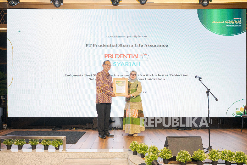 PT Prudential Sharia Life Assurance (Prudential Syariah) meraih penghargaan dalam ajang Indonesia Sharia and Halal Top Brand Awards 2026 sebagai Indonesia Best Sharia Life Insurance 2026 with Inclusive Protection Solutions through Continuous Innovation (kategori Sharia Life Insurance).