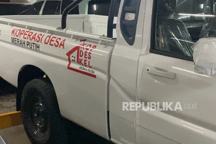 Penampakan pikap Mahindra di kantor PT Agrinas Pangan Nusantara (Persero) yang berlokasi di Jalan DI Panjaitan Kav 8, Cawang, Jakarta Timur pada Jumat (27/2/2026).