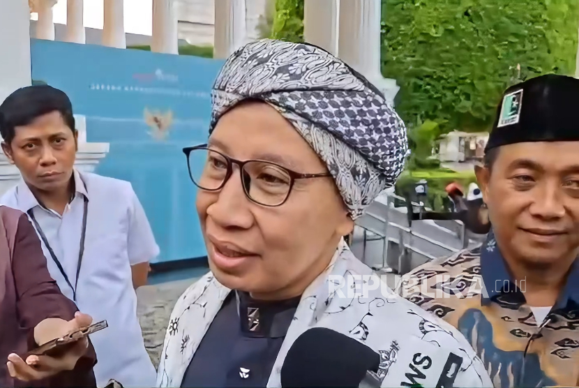 Ulama Yahya Zainul Maarif atau Buya Yahya usai menghadiri undangan Presiden Prabowo dalam acara buka puasa bersama para ulama dan tokoh masyarakat di Istana Negara, Jakarta, Kamis (5/3/2026).