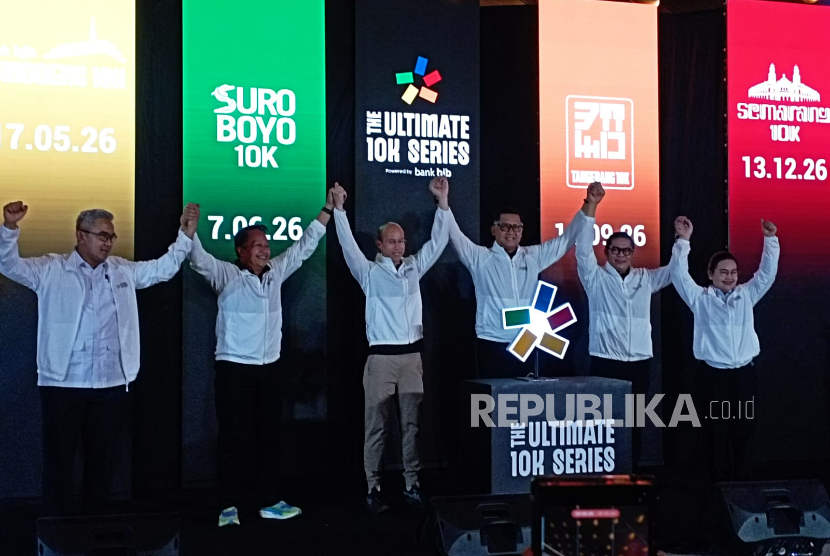 Launching The Ultimate 10K Series 2026. Acara launching digelar Selasa (10/3/2026) di Jakarta. Dihadiri Wali Kota Bandung Muhammad Farhan (kiri), plt Direktur Utama Bank BJB Ayi Subarna (ketiga kanan), Wali Kota Semarang Agustina (kanan).
