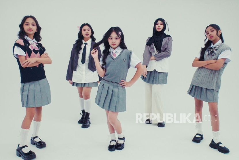 LUMINA, Girl group I-Pop pertama hasil kolaborasi lintas budaya Indonesia-Korea Selatan resmi debut. 