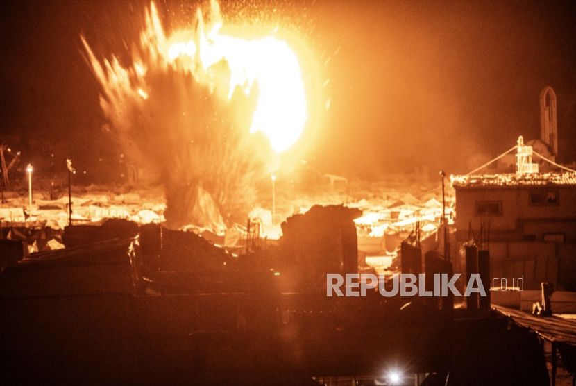 Serangan udara Israel menghantam Kamp Ansar untuk pengungsi Palestina, di barat Kota Gaza, 11 Maret 2026.