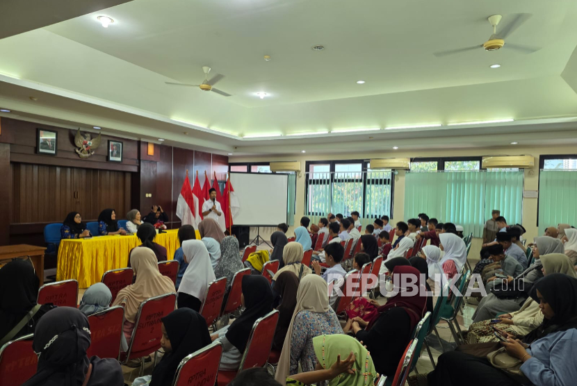 Blueray Cargo menjadikan Ramadan 2026 sebagai momentum berbagi bersama 100 anak yatim piatu.