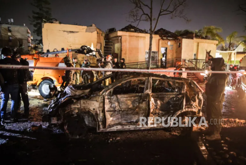 Kerusakan akibat serangan balasan Iran ke Kota Dimona, lokasi fasilitas nuklir Israel, Sabtu (21/3/2026) malam 