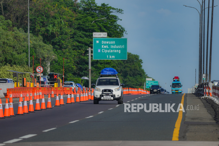 Kendaraan pemudik (ilustrasi). mengimbau pemudik menghindari puncak arus balik pada 24 Maret 2026. 
