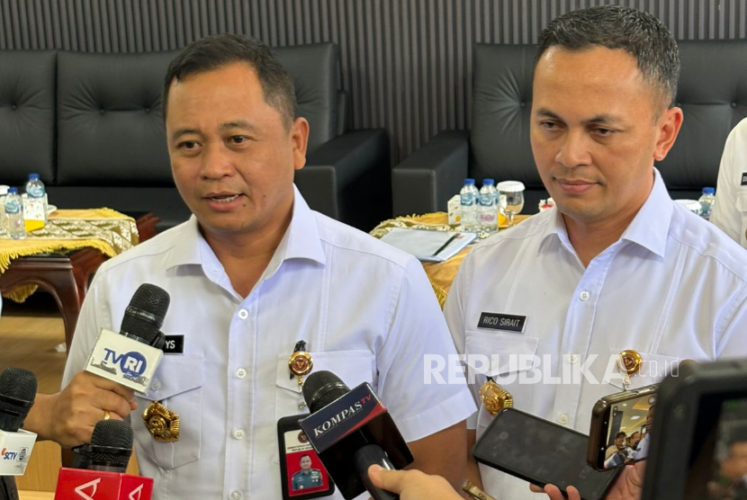 Kepala Pusat Komponen Cadangan (Kapus Komcad) Bacadnas Kemenhan, Brigjen Hengki Yuda Setiawan (kiri).