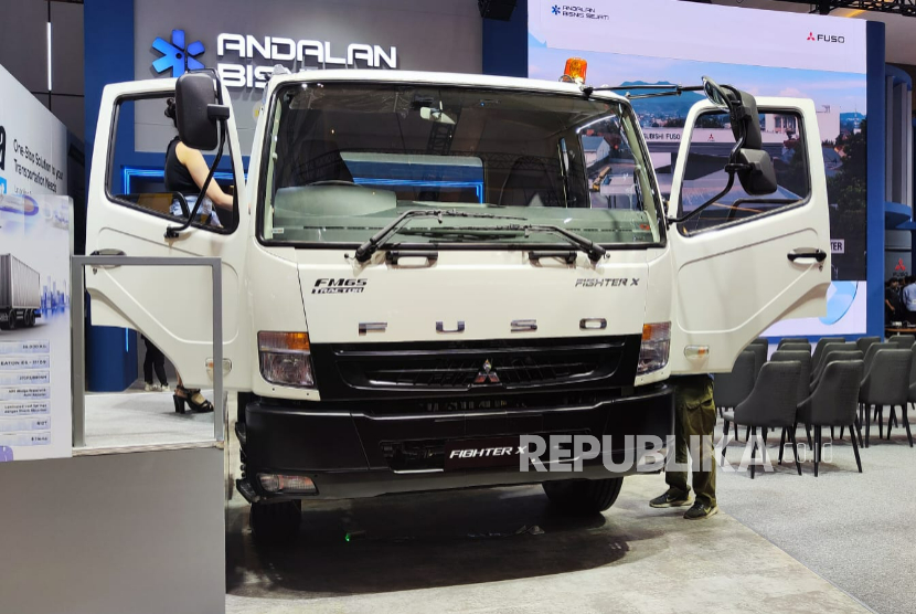 Mitsubishi Fuso Fighter X FN61 FSL di GAIKINDO Indonesia International Commercial Vehicle Expo (GIICOMVEC) 2026, JIExpo Kemayoran, Jakarta, Rabu (8/4/2026). 