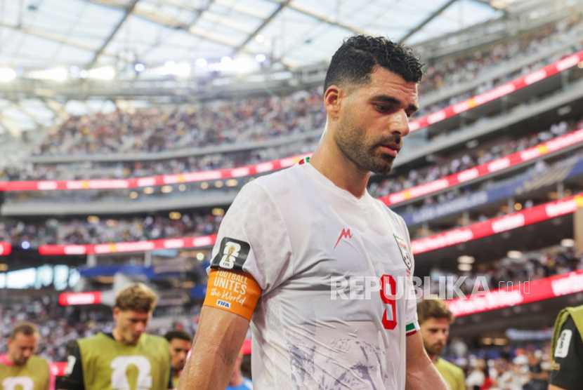 Penyerang Iran Mehdi Taremi berjalan keluar saat turun minum pada pertandingan penyisihan grup Piala Dunia FIFA 2026 Iran melawan Selandia Baru, di Los Angeles, California, AS, 15 Juni 2026. 