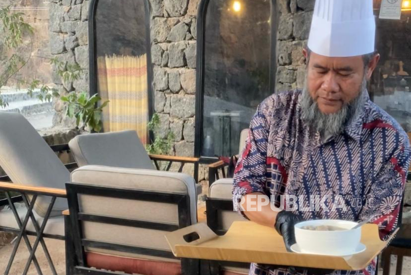 Menikmati Bakso Cita Rasa Indonesia di Kaki Gunung Uhud, Madinah