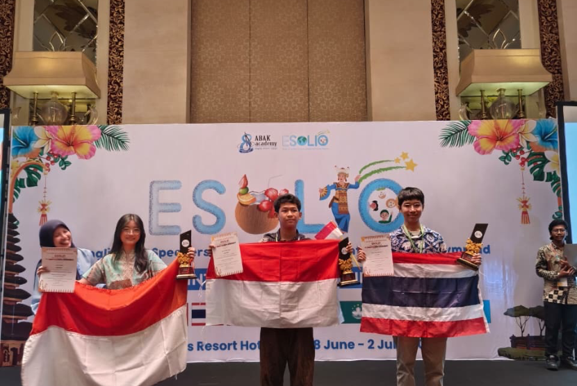 Pelajar Indonesia Borong Medali Emas di Olimpiade Bahasa Inggris Internasional, Kalahkan Enam Negara