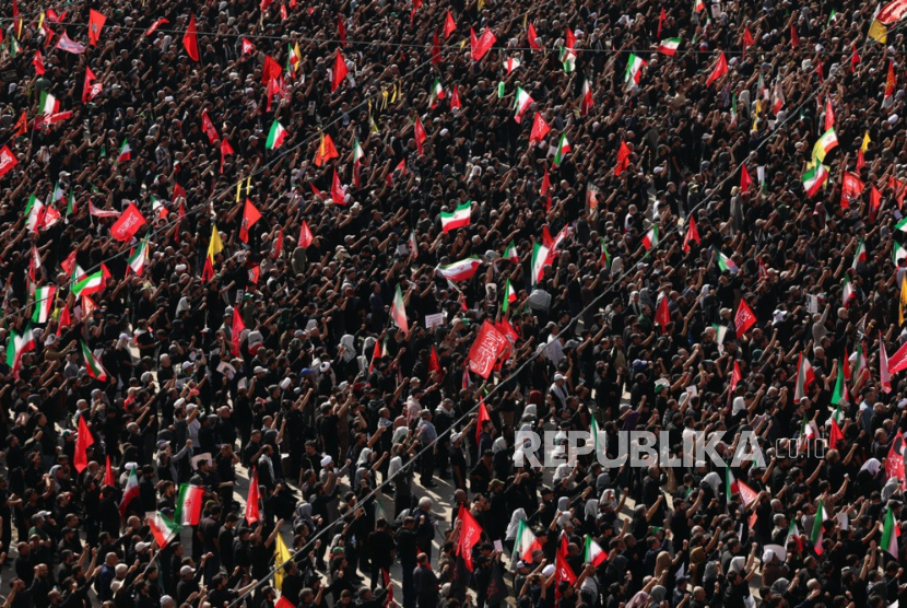 Cibiran Trump soal Pemakaman Ali Khamenei, Sebut Duka Warga Iran Palsu