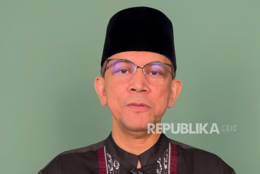 Wakil Sekretaris Jenderal  Majelis Ulama Indonesia (MUI) Bidang Seni, Budaya, dan Peradaban Islam Ustadz Erick Yusuf saat berkunjung ke kantor Republika, Jumat (17/7/2026).