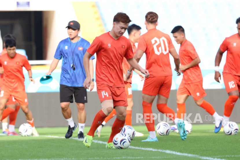 Indonesia Tertinggal 0-2 pada Babak Pertama, Garuda Kesulitan Tembus Pertahanan Rapat Vietnam