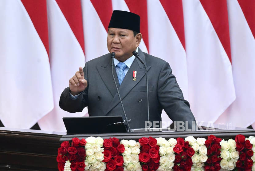 Presiden RI Prabowo Subianto saat Pidato Kenegaraan dalam Sidang Tahunan MPR RI dan Sidang Bersama DPR RI-DPD RI Tahun 2026 di Gedung Nusantara, Kompleks Parlemen, Jakarta, Jumat (14/8/2026).