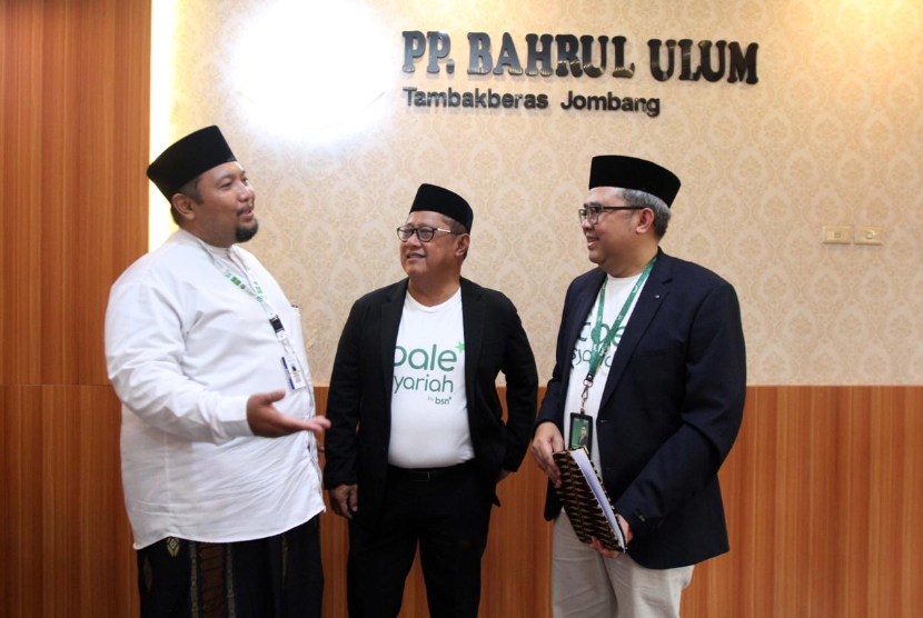 Bank BSN menjalin sinergi dengan Ponpes Bahrul Ulum, Tambakberas, Jombang, Jawa Timur, untuk memperkuat ekosistem keuangan syariah dan mendukung aktivitas ekonomi di lingkungan pesantren.