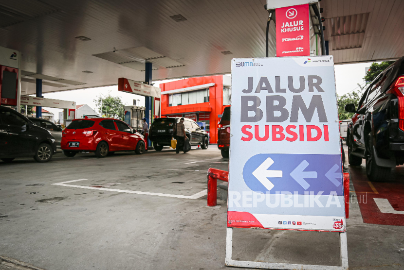 PT Pertamina Patra Niaga menegaskan informasi mengenai kewajiban menunjukkan STNK sebagai syarat pembelian BBM di SPBU bukan merupakan kebijakan nasional.