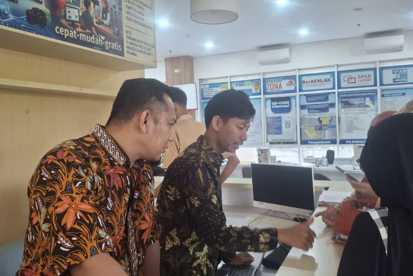 Pelayanan aktivasi IKD di MPP Kota Cimahi. Warga diminta untuk waspada terhadap penipuan dengan pelayanan aktivasi IKD di tempat yang tak resmi.