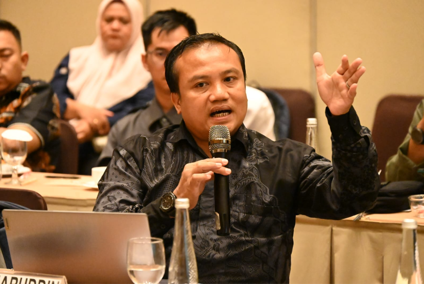 Pakar ekonomi Islam sekaligus dosen Fakultas Ekonomi dan Bisnis Universitas Muhammadiyah Jakarta (FEB UMJ), Dr. Jaharuddin, S.E., M.E., saat menjadi narasumber ahli dalam Focus Group Discussion (FGD) Kelompok IV Badan Pengkajian MPR RI di Hotel Santika Premiere Bintaro, Tangerang Selatan, Selasa (29/9/2026).