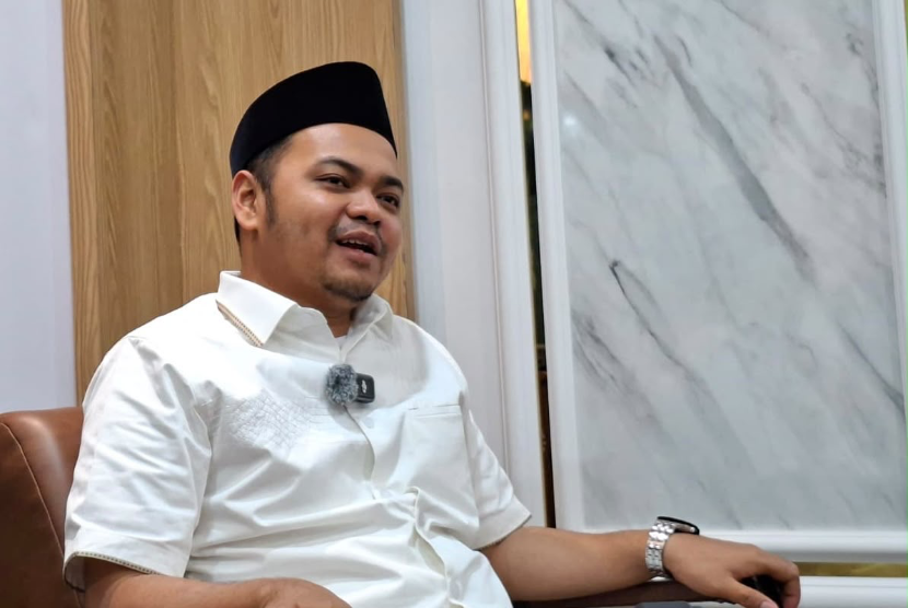 Direktur Utama Perekonomian Pondok Pesantren Sunan Drajat Gus Anas Al Hifni saat berbincang dengan Republika di Gedung Perekonomian Pondok Pesantren Sunan Drajat, Lamongan, Jawa Timur, Jumat (25/9/2026).