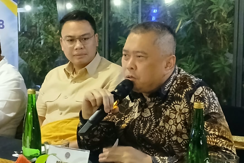 Menteri Perhubungan Dudy Purwagandhi dan Wakil Menteri Komunikasi dan Digital Angga Raka Prabowo dalam acara Lokakarya Forwahub-BKIP bertajuk 