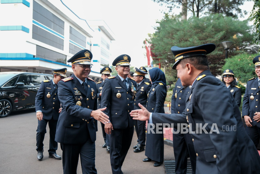 Memasuki usia 80 tahun, Bea Cukai terus menjalankan peran dalam melindungi masyarakat sekaligus mendukung kegiatan ekonomi nasional.