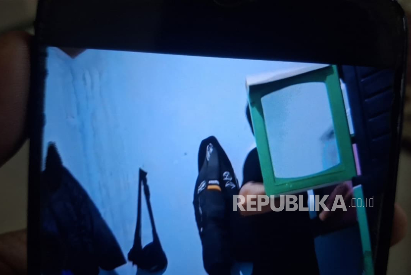 Suami berinisial CMS asal Margaasih, Kabupaten Bandung, marah-marah akibat kecanduan judol dan mengonsumsi miras.