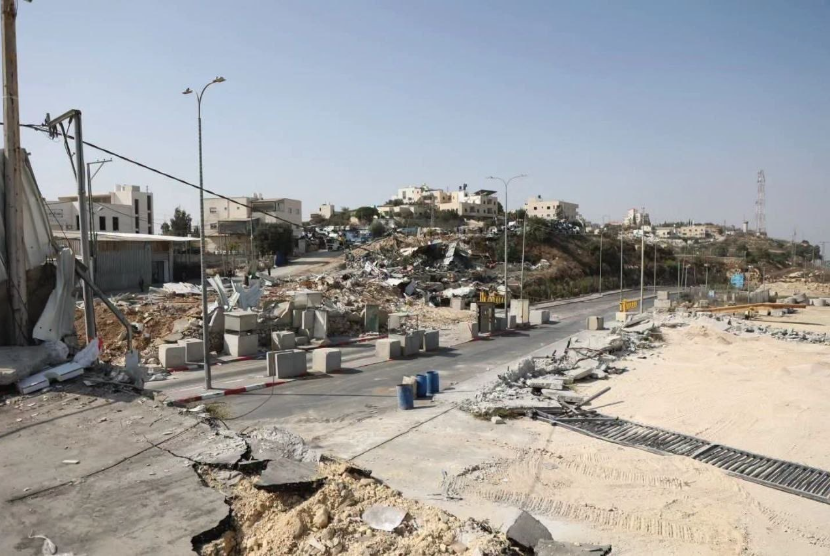 Penghancuran yang dilakukan tentara penjajah Israel di Hebron, Tepi Barat, Sabtu (24/10/2026).