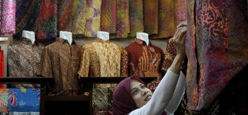 A batik shop in Jakarta (ilustration). 