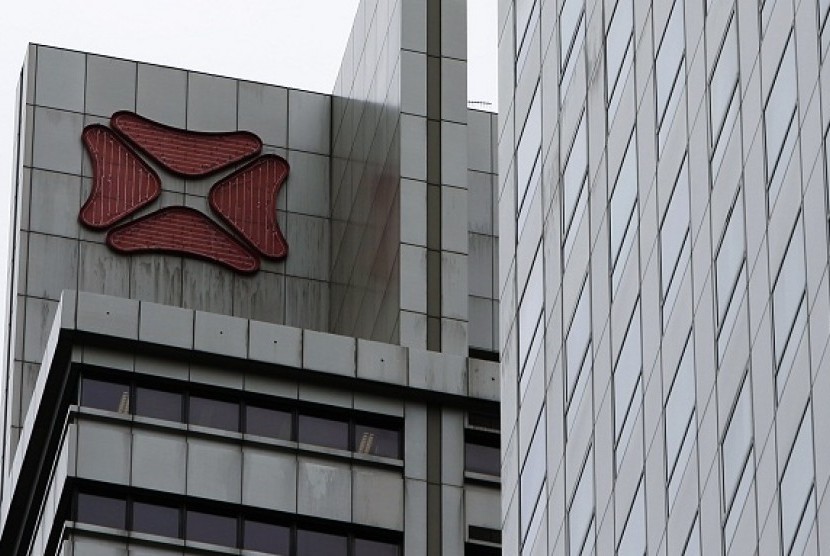 A DBS logo is seen on a building at its headquarters in Singapore April 2, 2012. DBS Group Holdings, Southeast Asia's biggest bank, has agreed to pay $7.24 billion for Indonesia's Bank Danamon, offering a 52 percent premium for a middle-ranking lender with