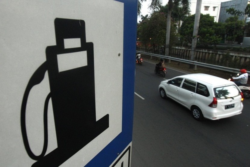A gas station sign in Gambir, Central Jakarta (illustration) 