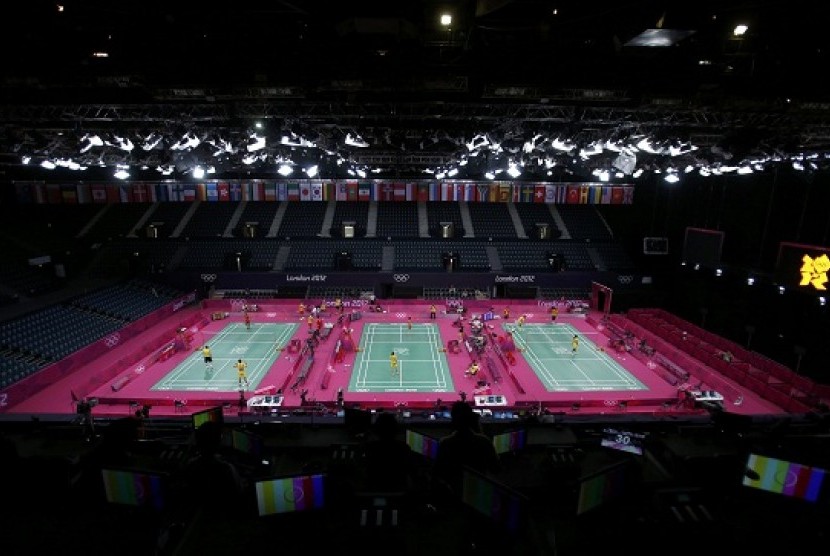 A general view of the Wembley Arena is seen during badminton practice before the start of the London 2012 Olympic Games July 26, 2012.   