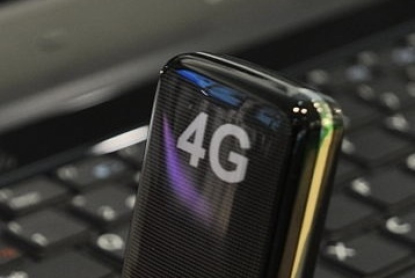 A handset uses 4G technology.. (Illustration)