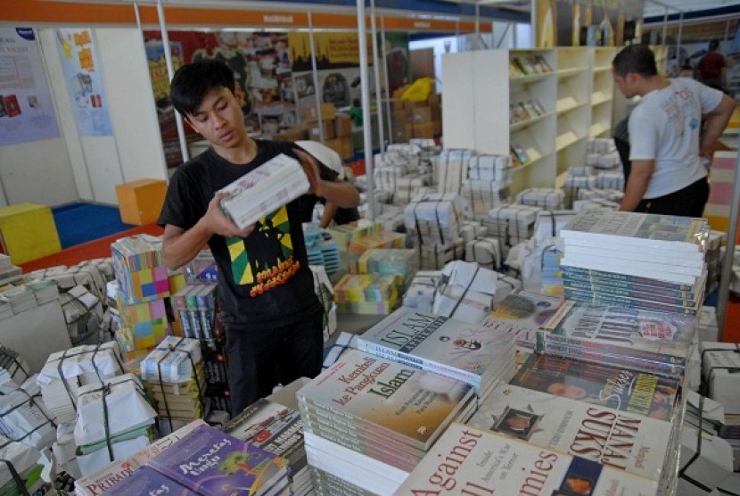 A publisher booth in Islamic Book Fair in Jakarta on Friday. The book fair will be open on March 1-10.