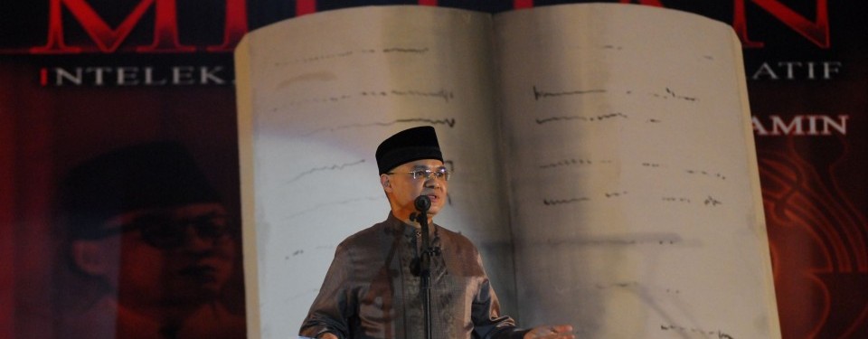 A. Riawan Amin