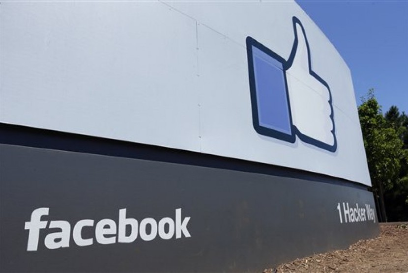 A sign at Facebook headquarters in Menlo Park, California (file photo)