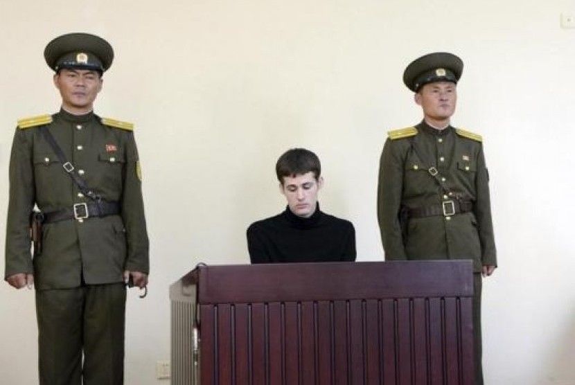 A US citizen Matthew Todd Miller sits in a witness box during his trial at the North Korean Supreme Court. (file photo)