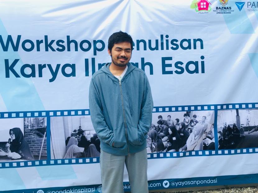 Abdullah Haidar mahasiswa Institut Agama Islam Tazkia, Bogor telah  mengantongi empat juara nasional dalam hidang penulisan esai.